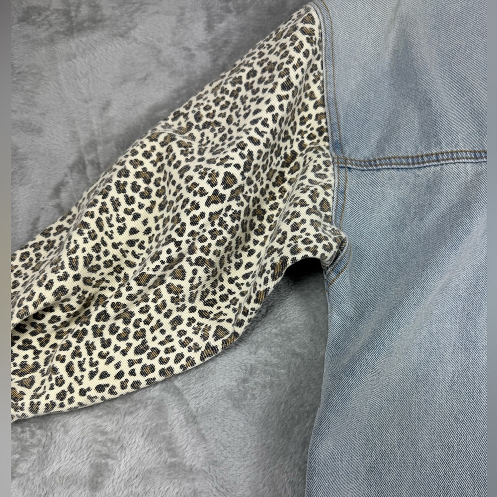 POL boutique jacket sz small oversized fit with animal print sleeves - Picture 8 of 12